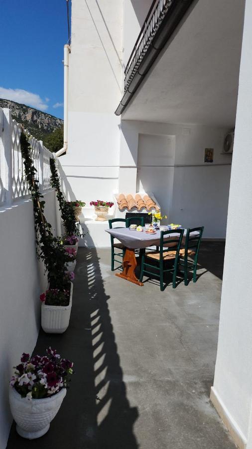 Zose - Casa Al Mare Lägenhet Cala Gonone Exteriör bild